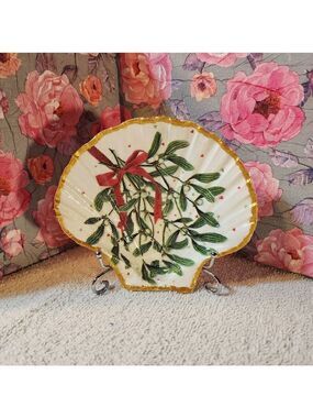 Decoupage Scalloped shells  